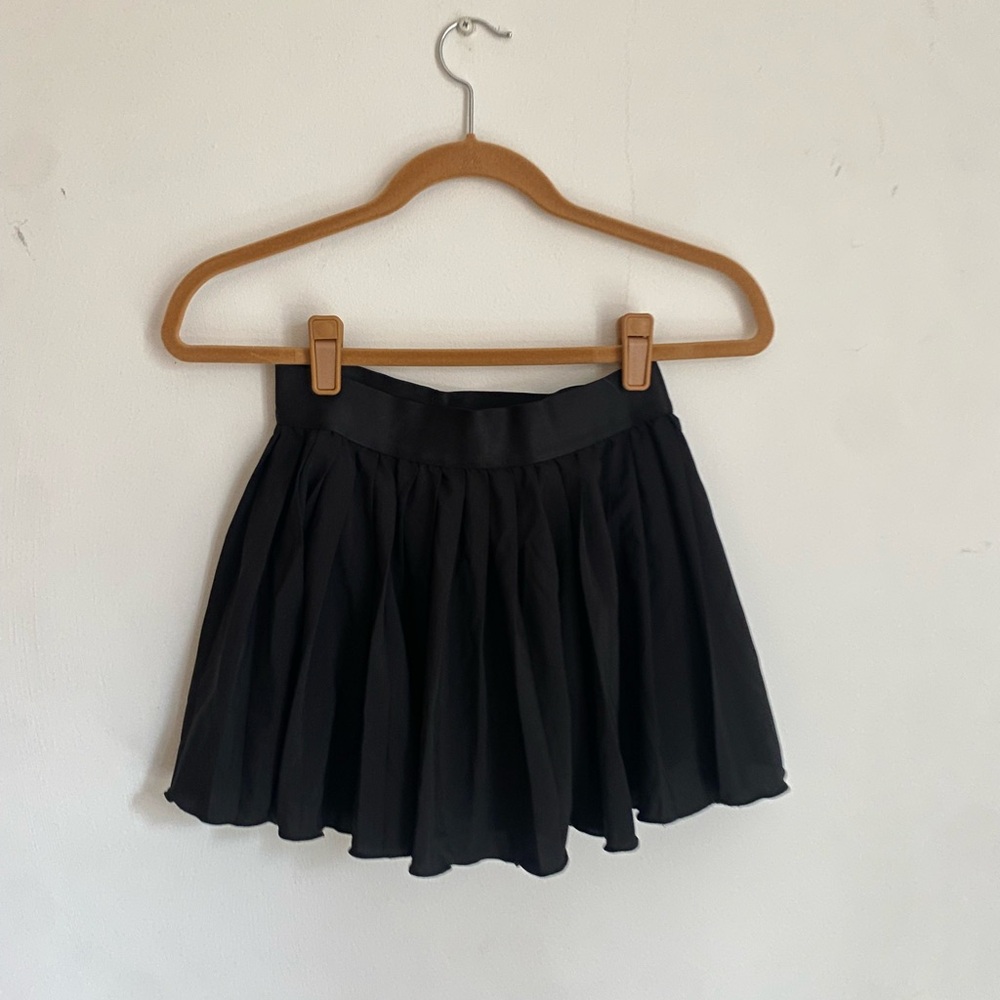 Elegant Black Pleated Tennis Skirt